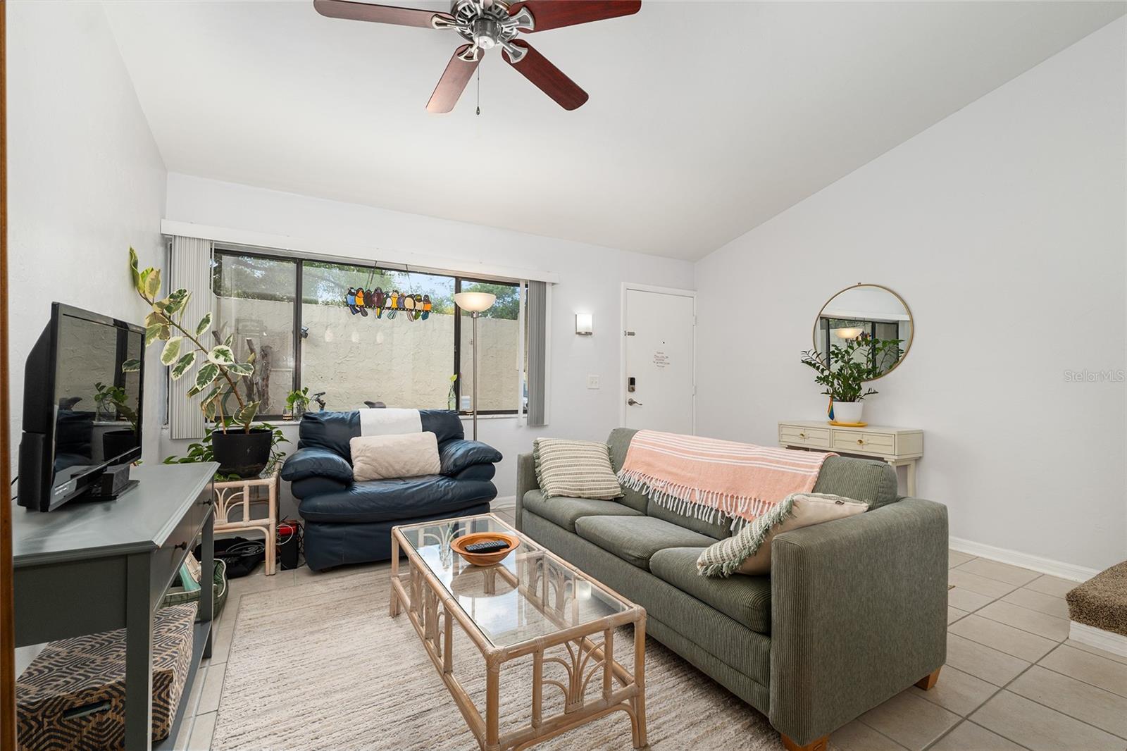 GRANTWOOD CONDO PH I - Residential