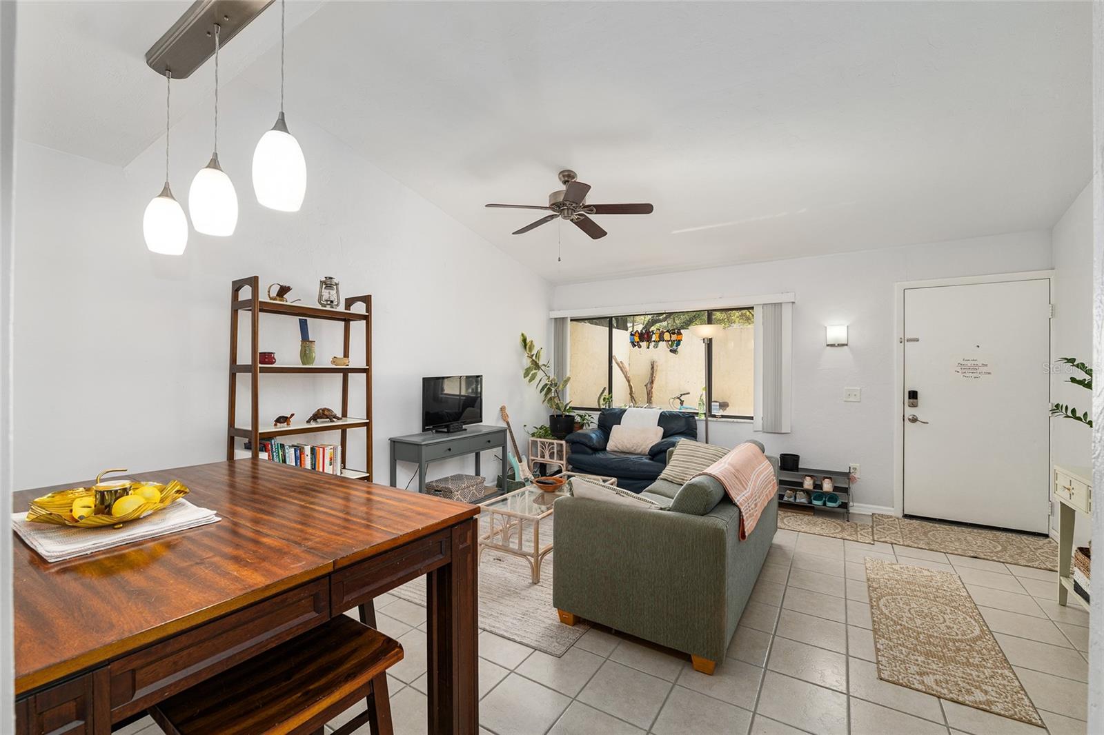 GRANTWOOD CONDO PH I - Residential