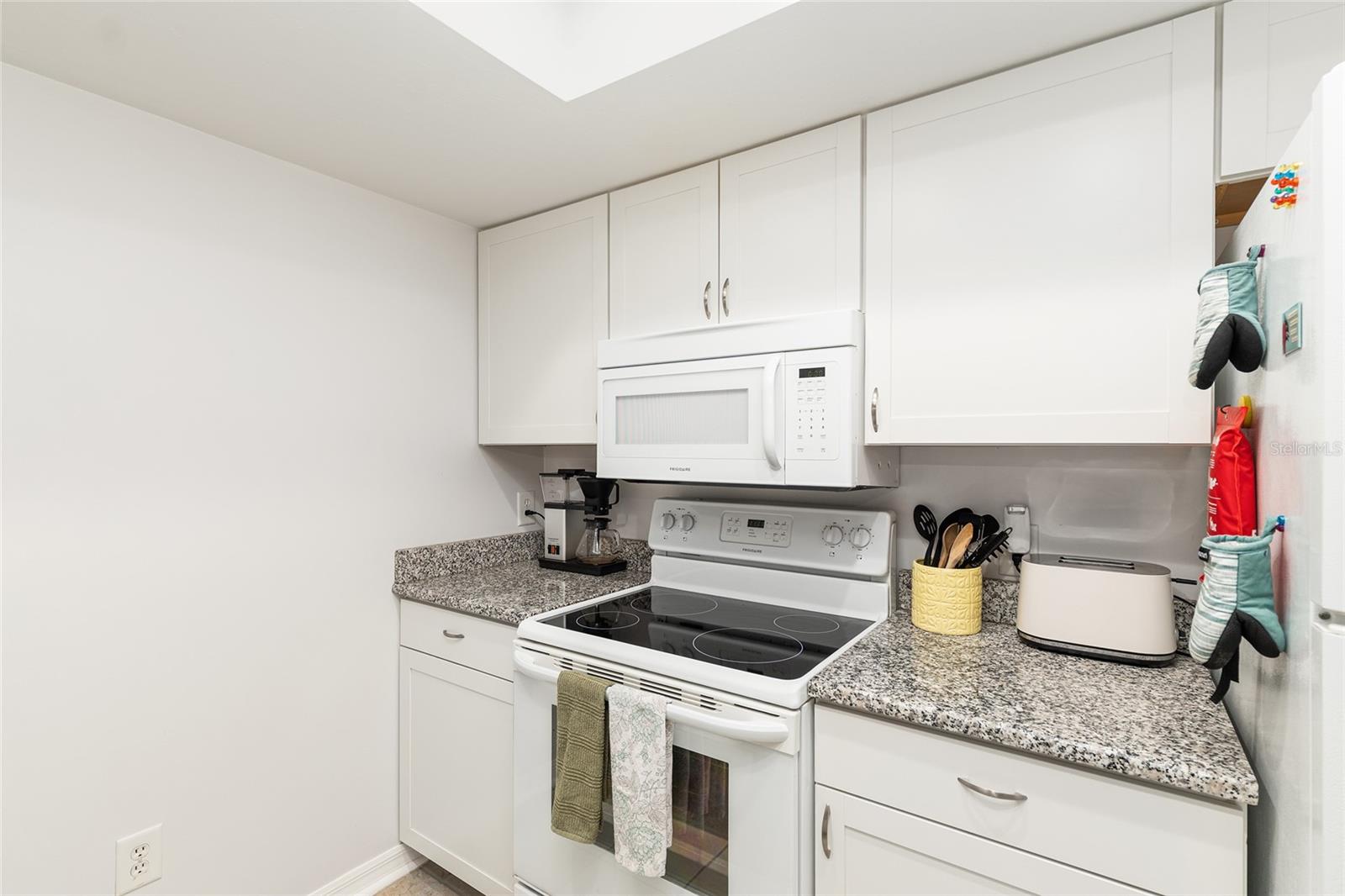 GRANTWOOD CONDO PH I - Residential