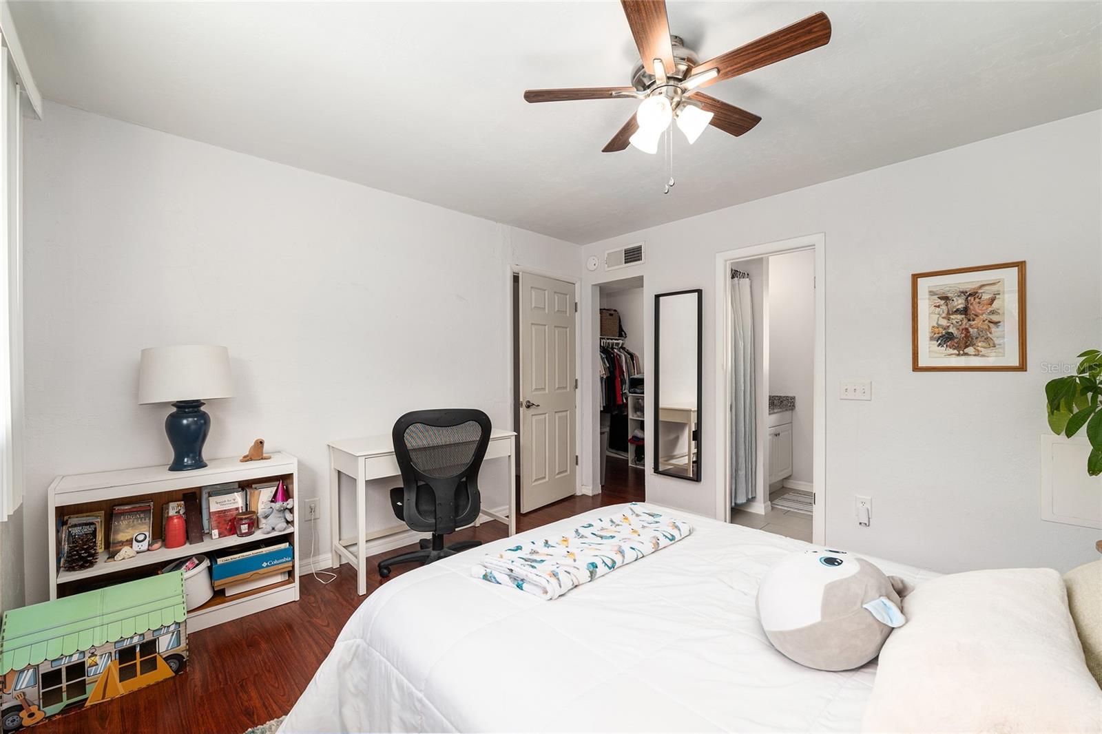 GRANTWOOD CONDO PH I - Residential