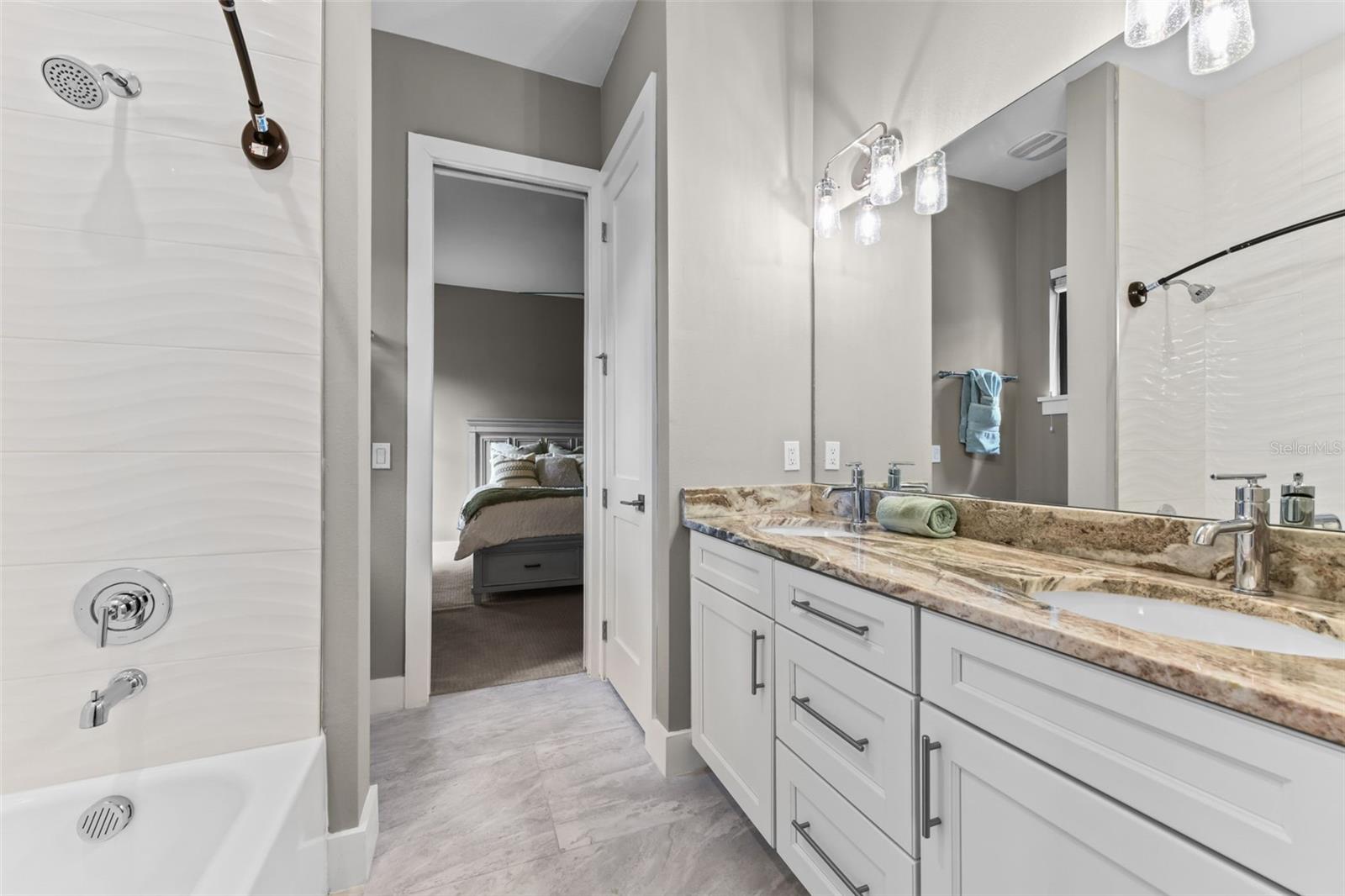 RAVENSBROOK - Residential
