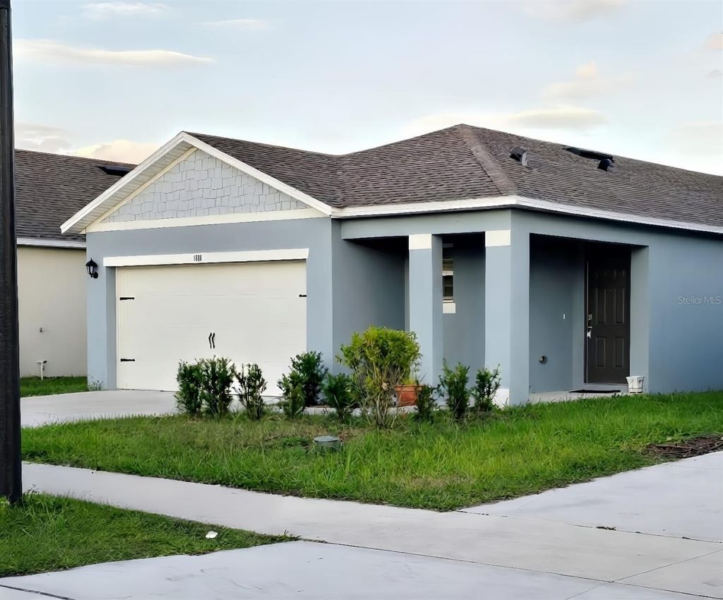 Photo of 1811 Post Oak Drive, Davenport, FL 33837 (MLS # S5138820)