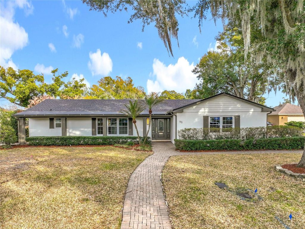 Photo of 51 Oakleigh Lane, Maitland, FL 32751 (MLS # O6382624)