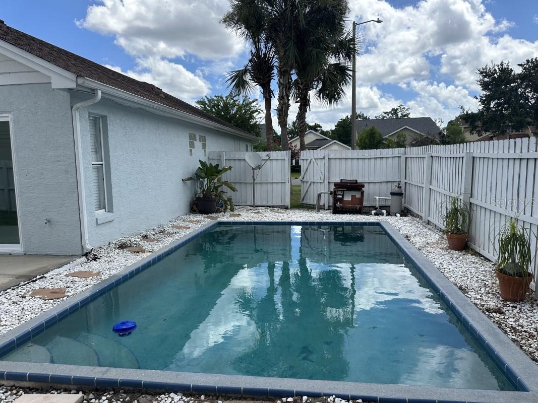 3383 HAMLET LOOP