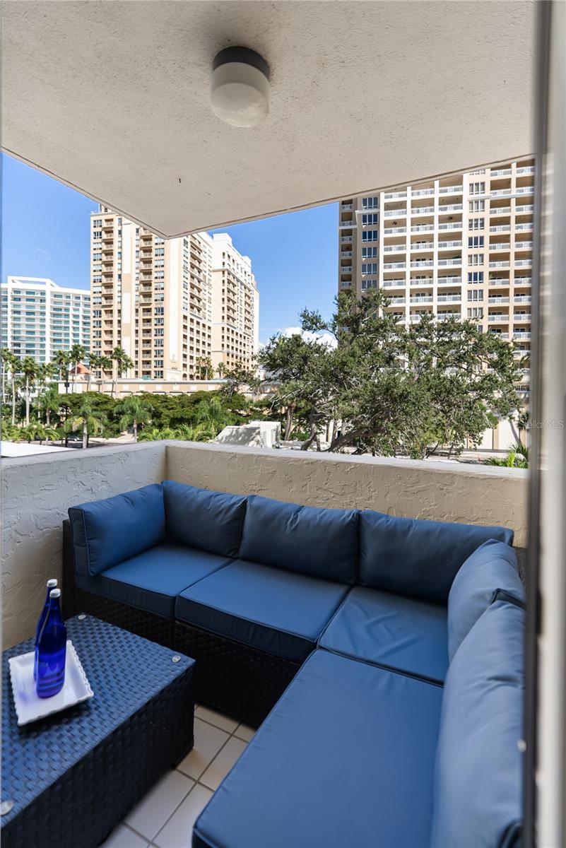 LAWRENCE POINTE II - Residential Lease