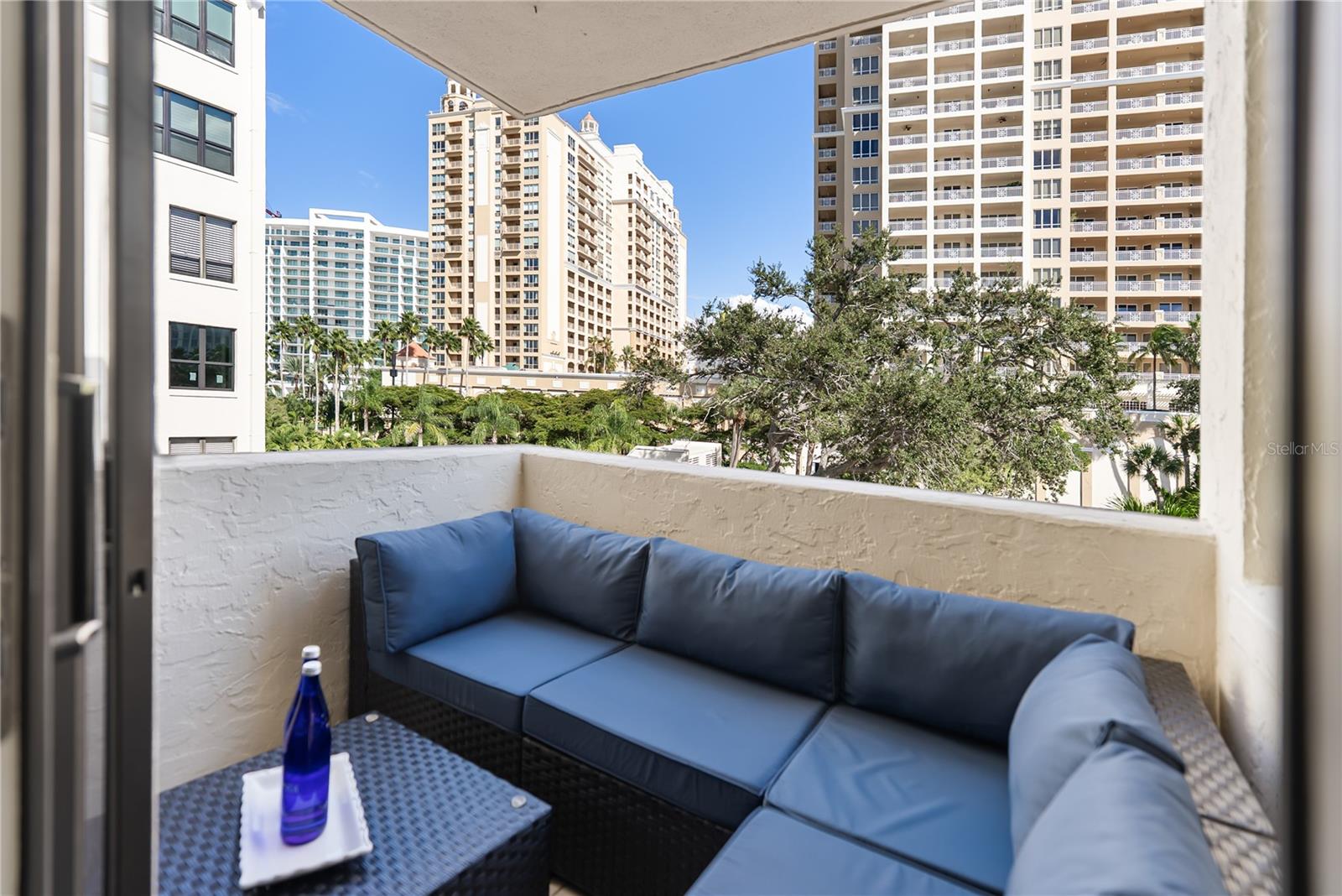 LAWRENCE POINTE II - Residential Lease