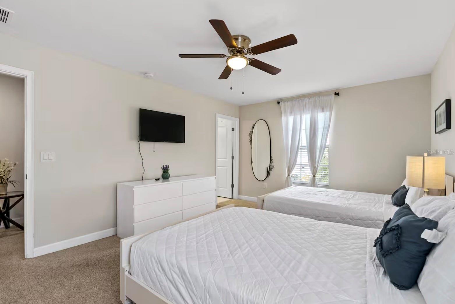 STOREY LAKE - Residential