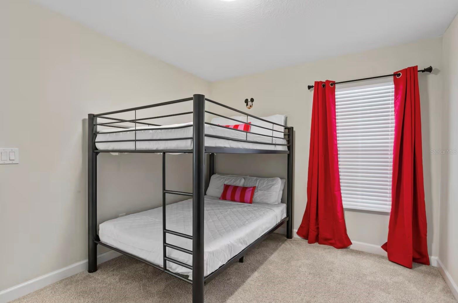 STOREY LAKE - Residential