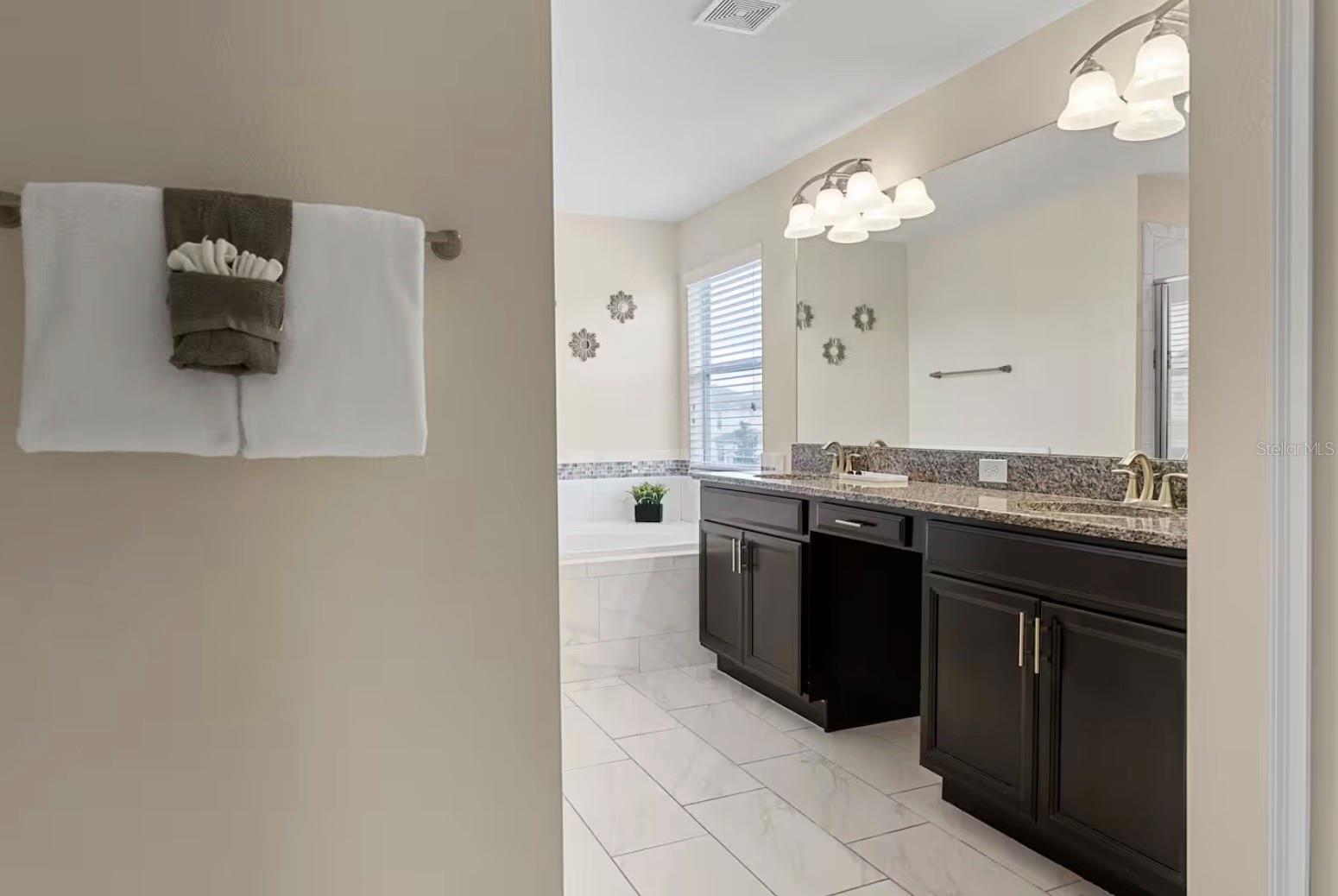 STOREY LAKE - Residential