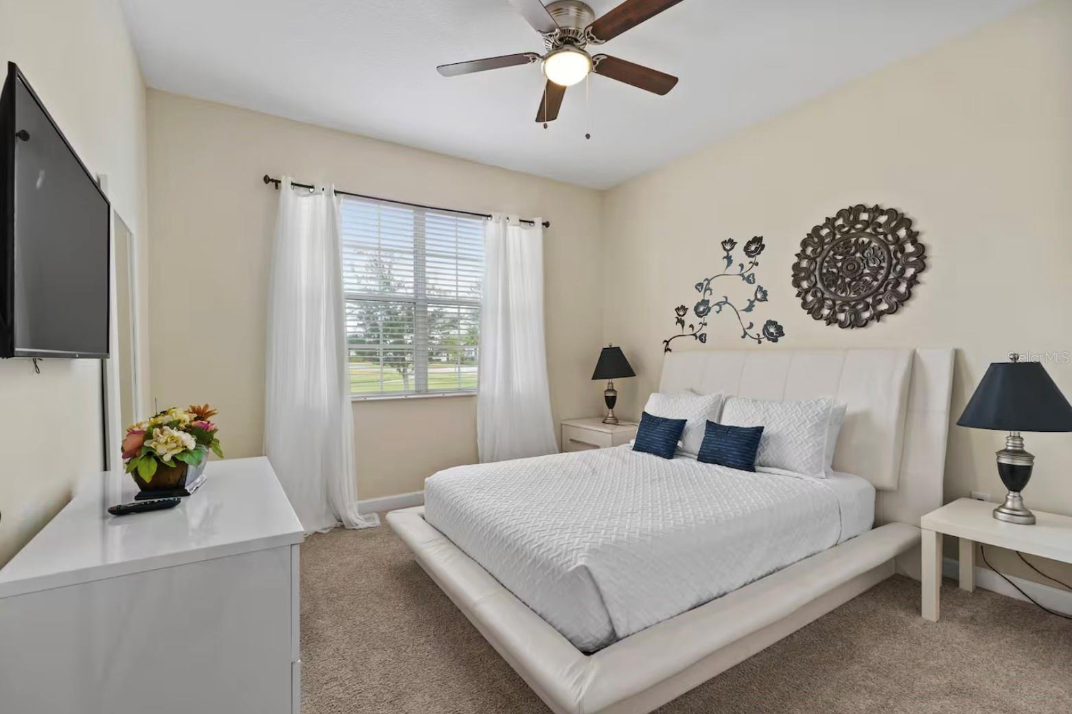 STOREY LAKE - Residential