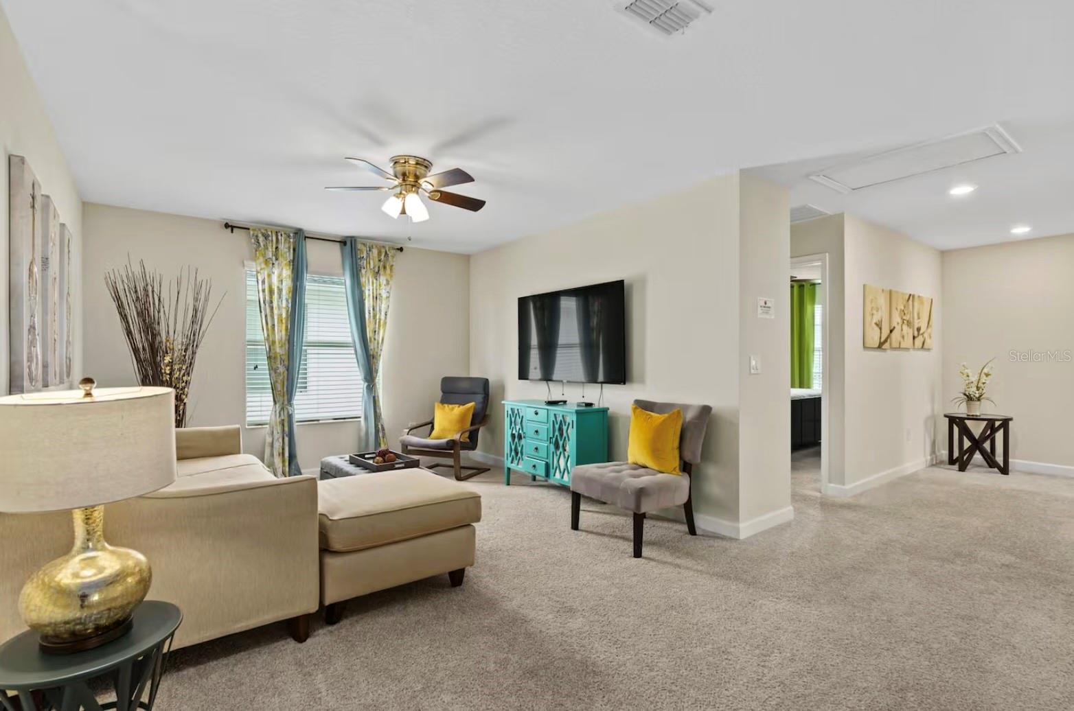 STOREY LAKE - Residential