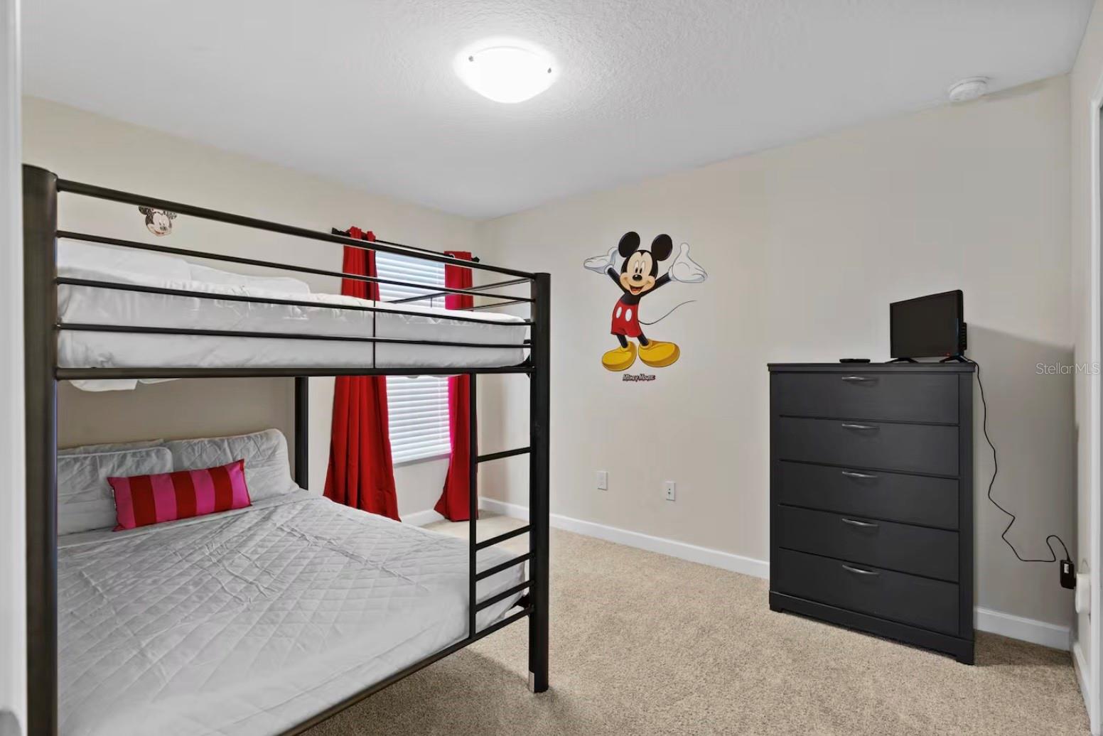 STOREY LAKE - Residential