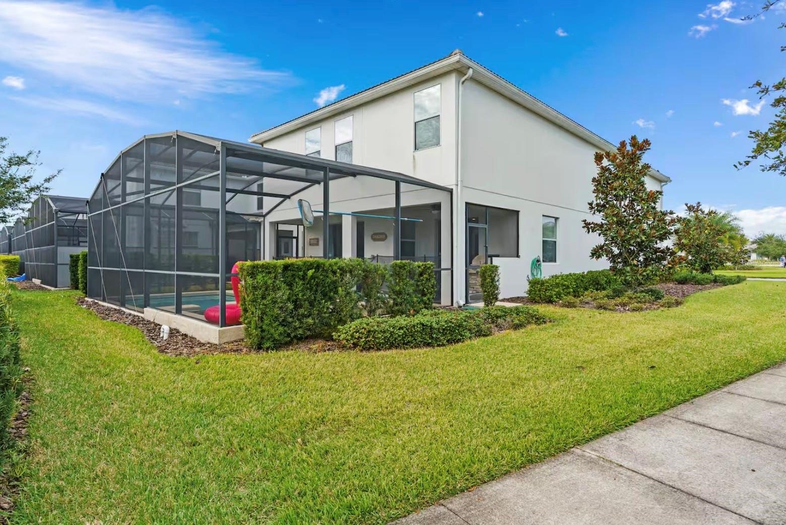 STOREY LAKE - Residential