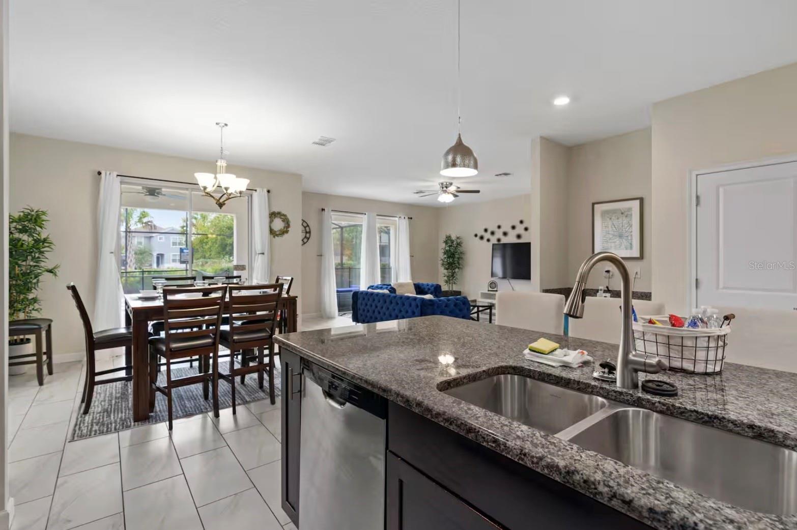 STOREY LAKE - Residential