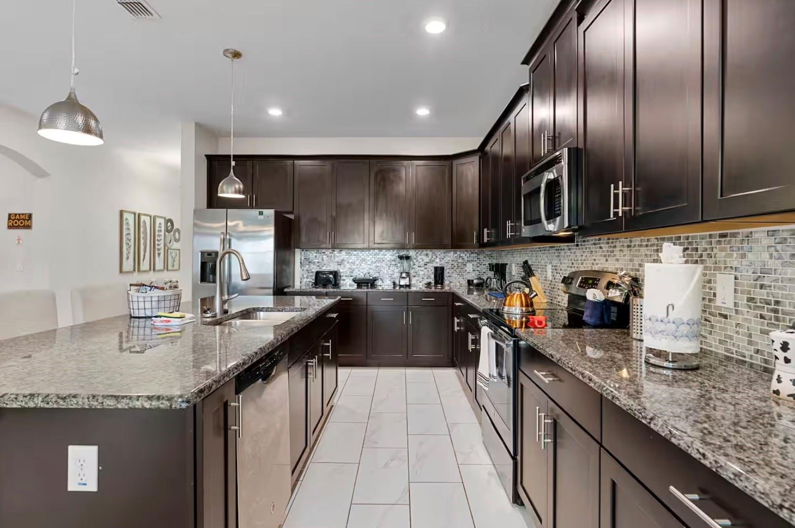 STOREY LAKE - Residential