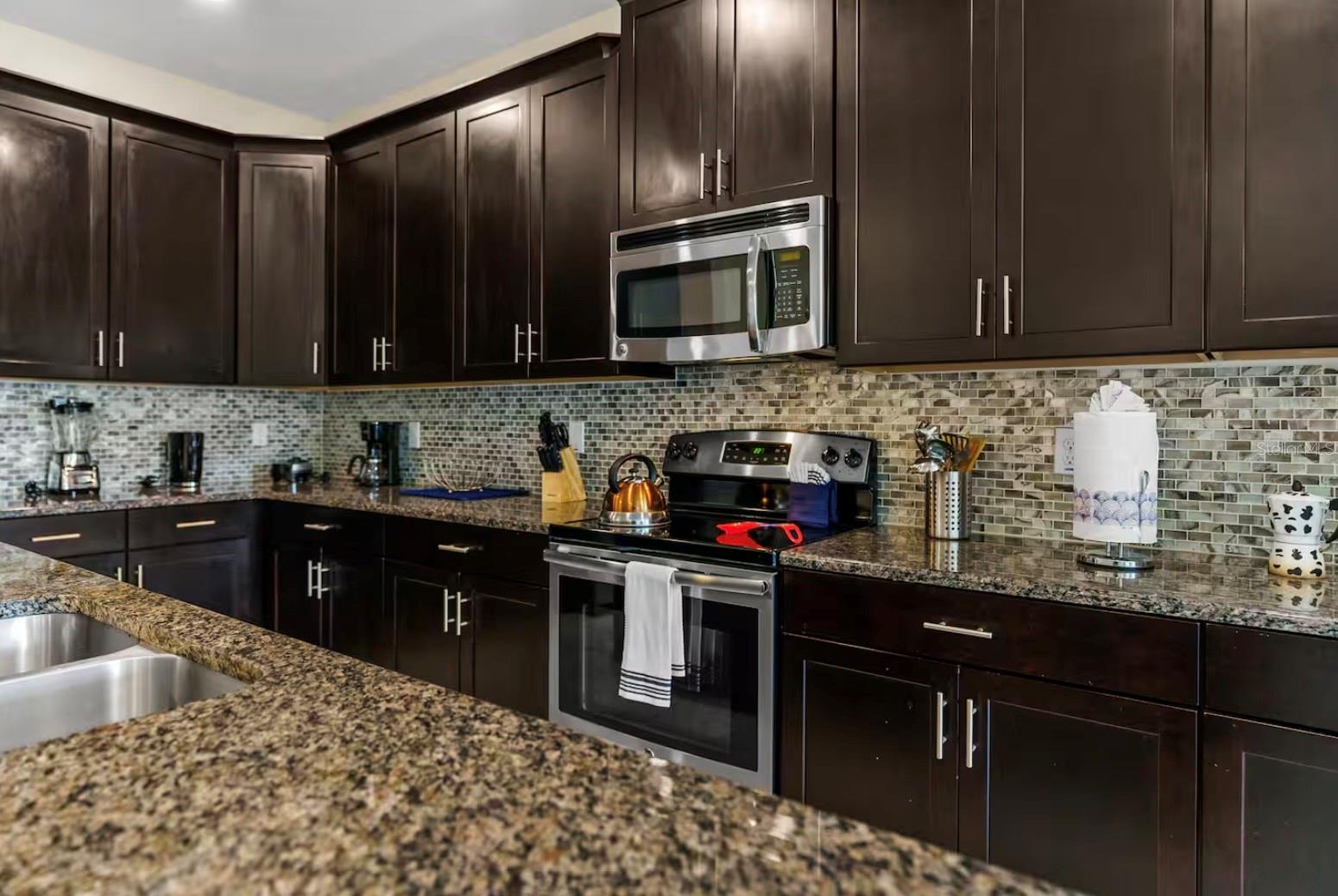 STOREY LAKE - Residential