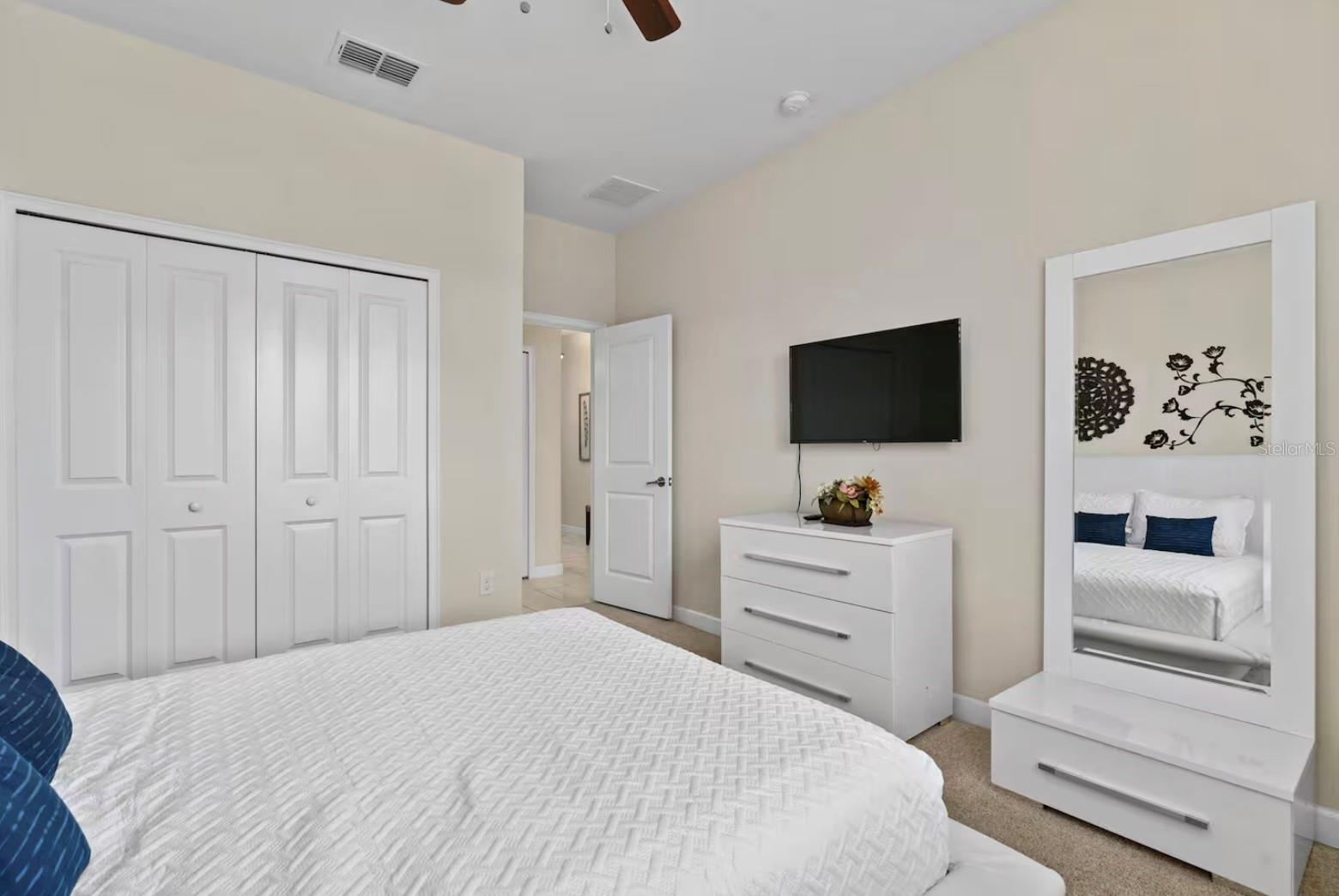 STOREY LAKE - Residential