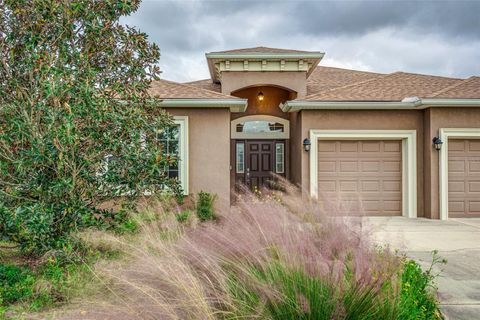 A home in LAKELAND