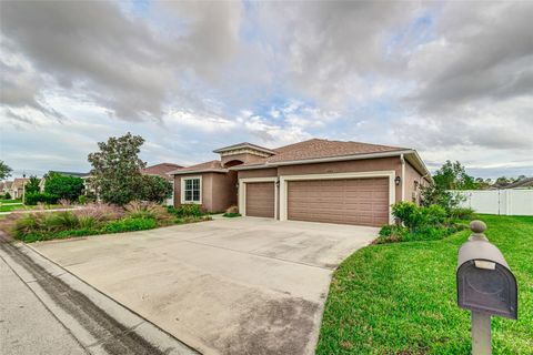 A home in LAKELAND