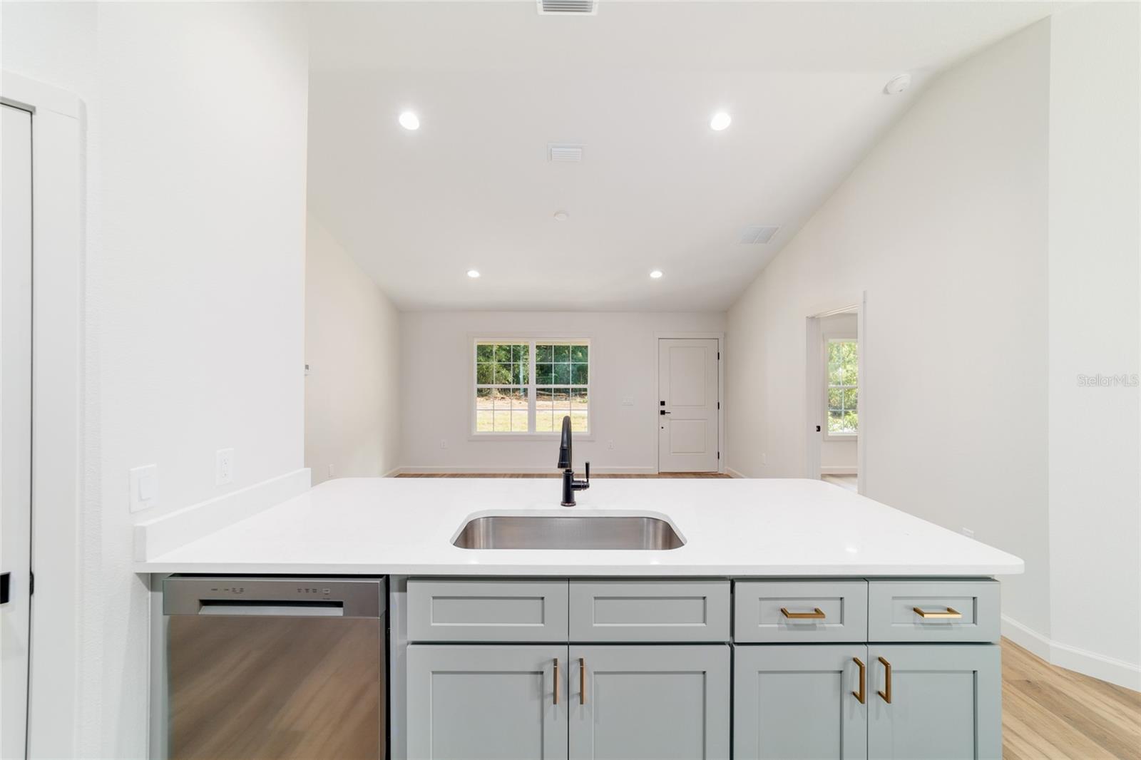 RAINBOW PARK - Residential