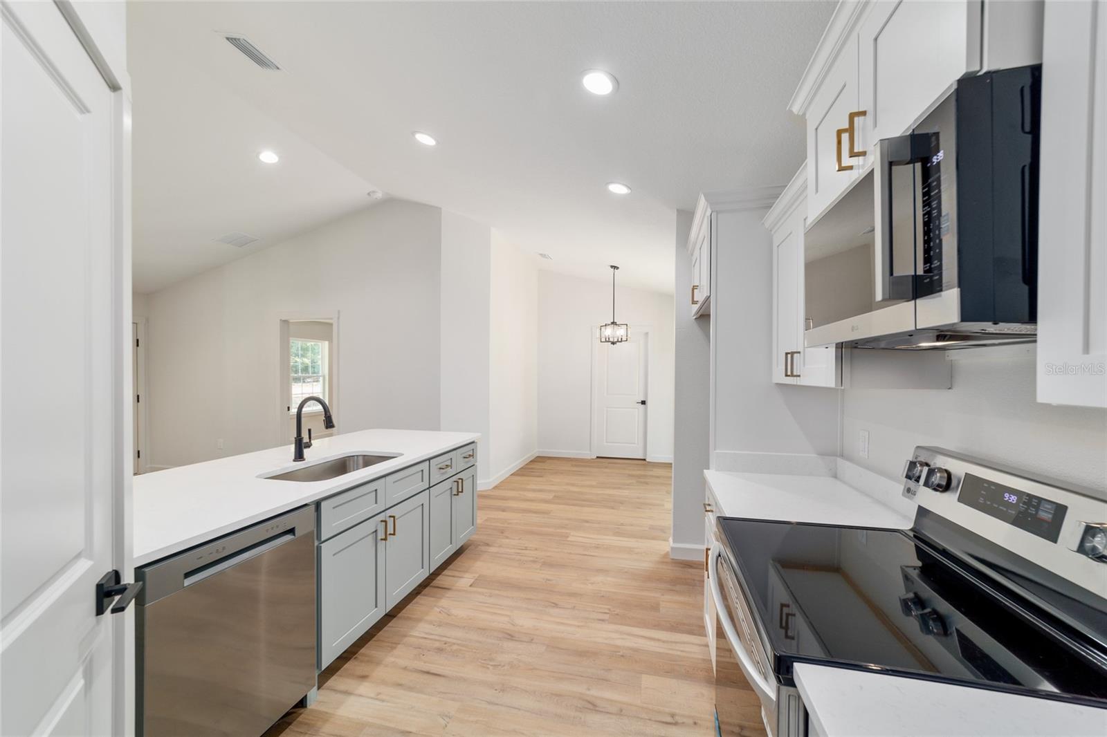 RAINBOW PARK - Residential