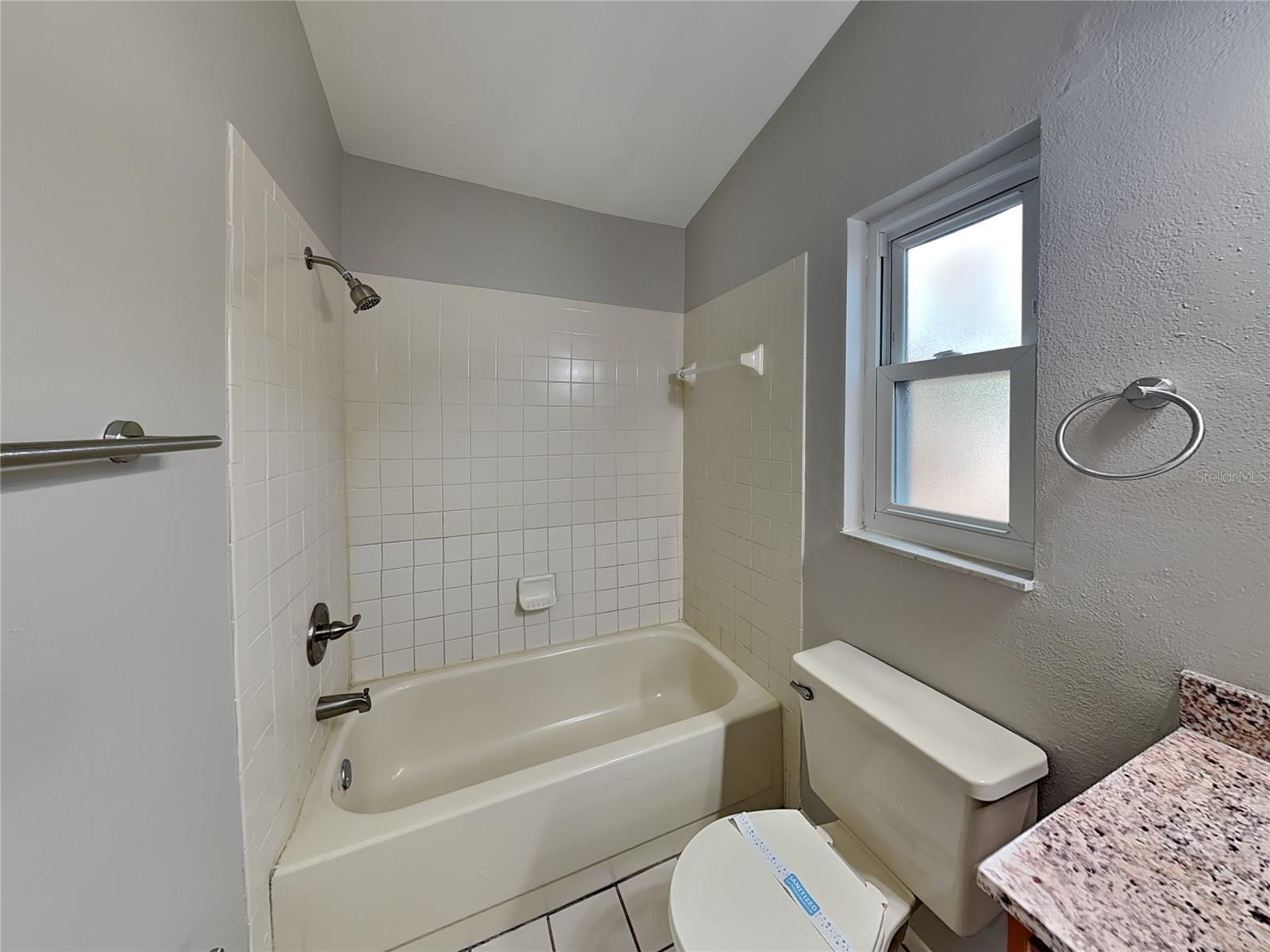 COUNTRY HILLS UNIT ONE A - Residential Lease