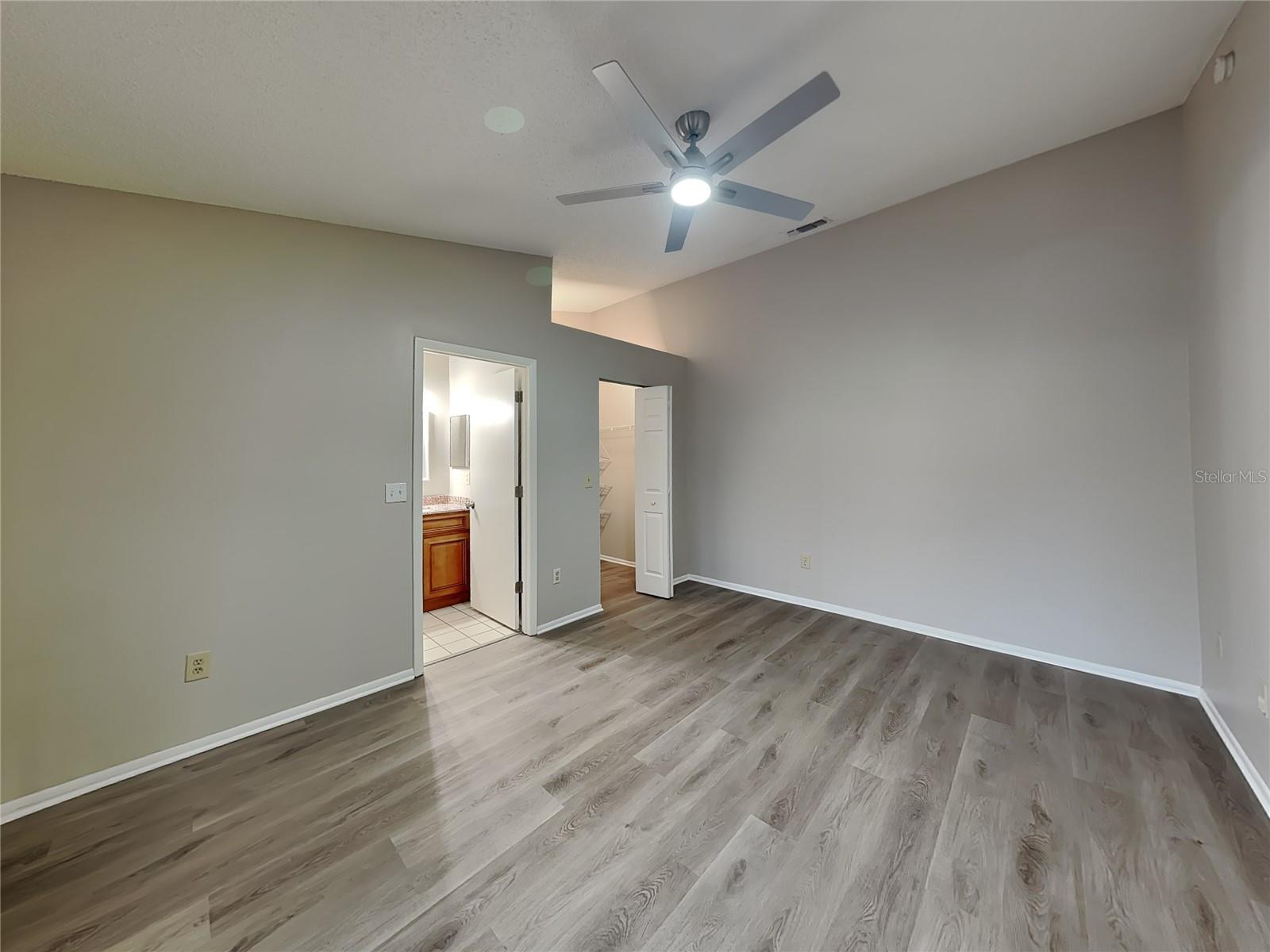 COUNTRY HILLS UNIT ONE A - Residential Lease