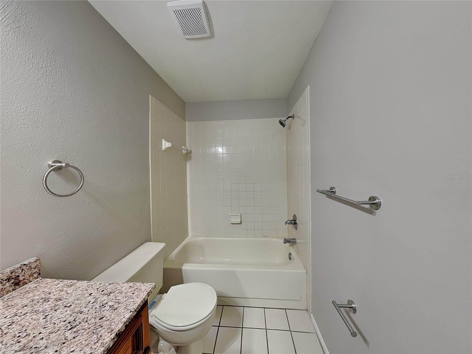 COUNTRY HILLS UNIT ONE A - Residential Lease