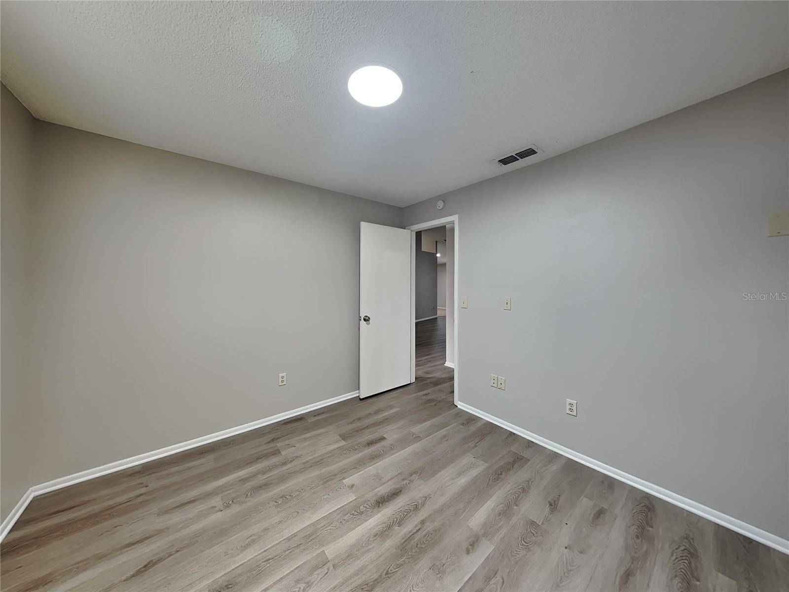 COUNTRY HILLS UNIT ONE A - Residential Lease