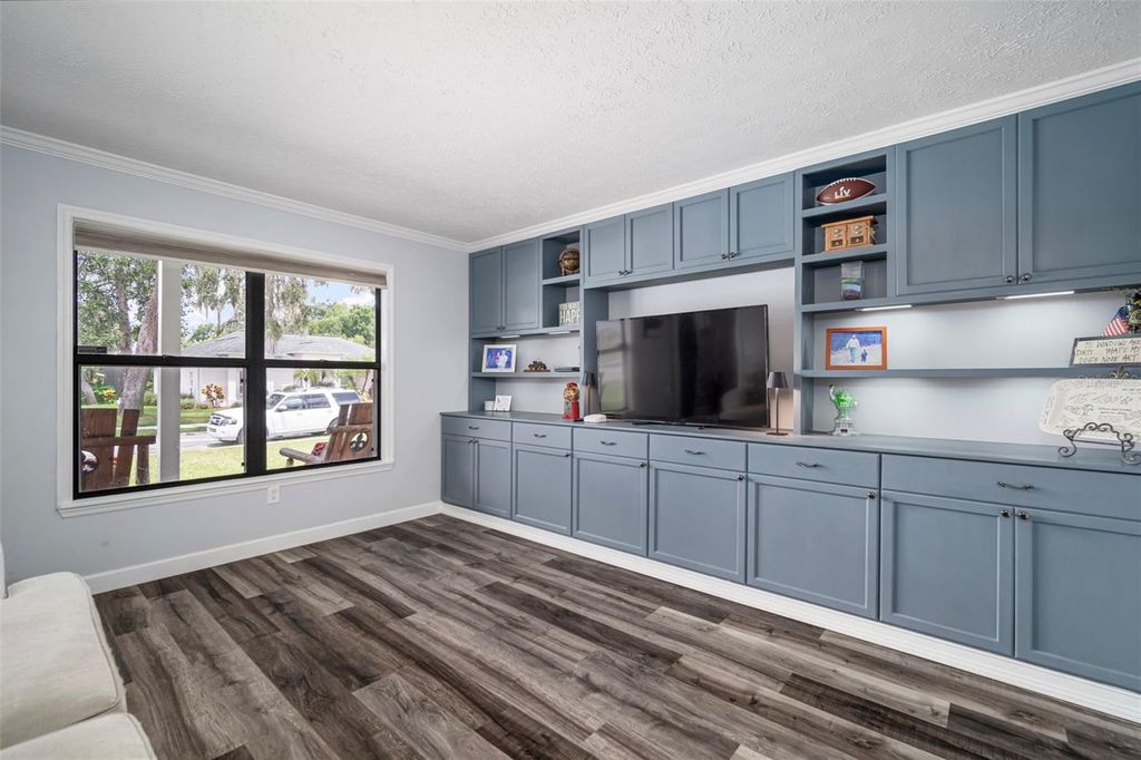 Photo of 1505 Fox Hill Place, Valrico, FL 33596 (MLS # TB8416377)