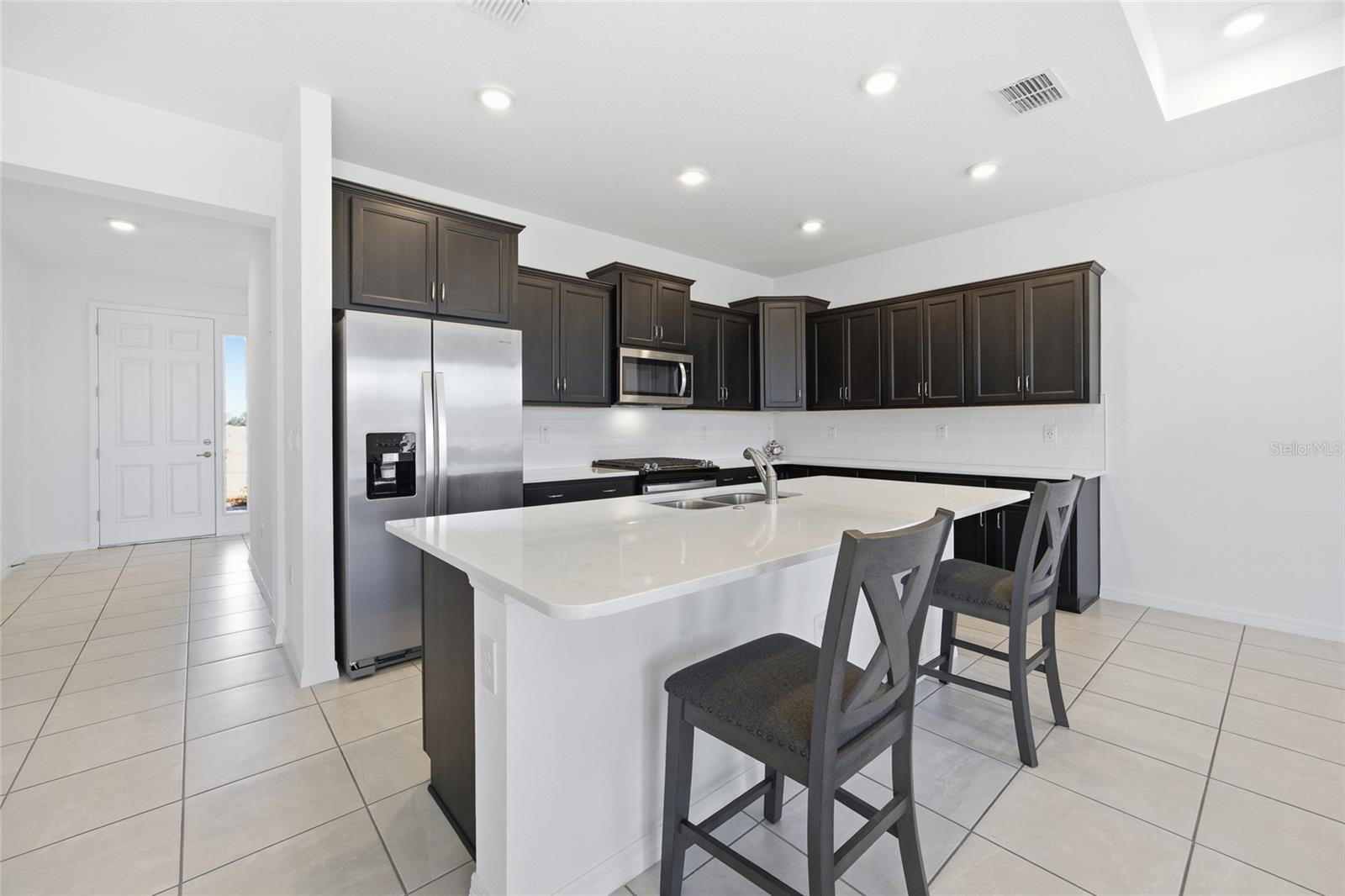 CALESA TOWNSHIP ROAN HILLS PH - Residential