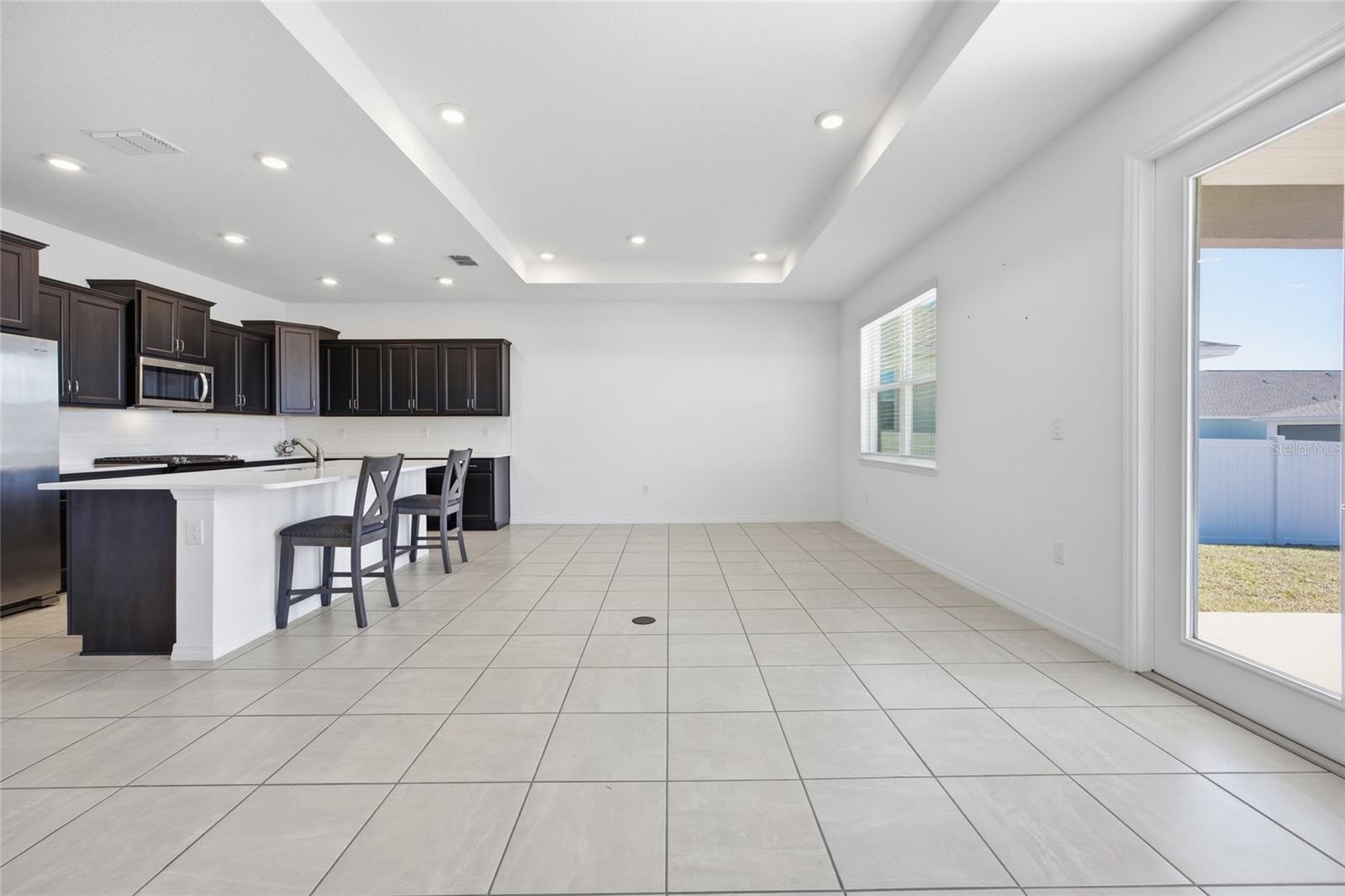 CALESA TOWNSHIP ROAN HILLS PH - Residential