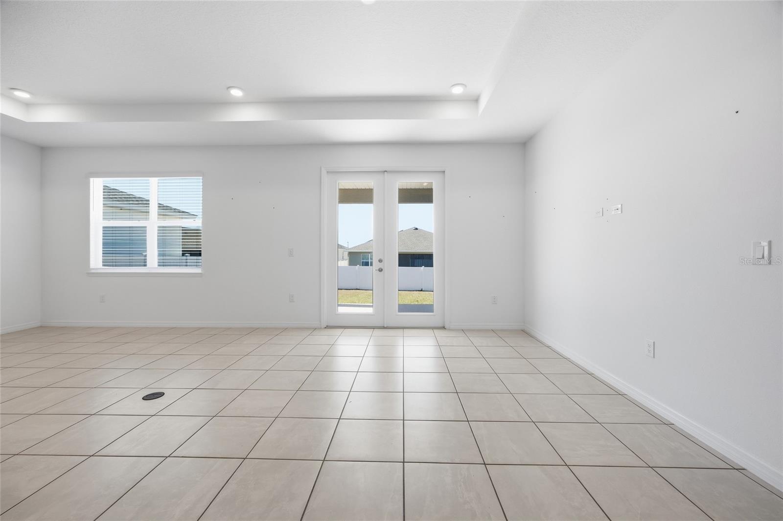 CALESA TOWNSHIP ROAN HILLS PH - Residential