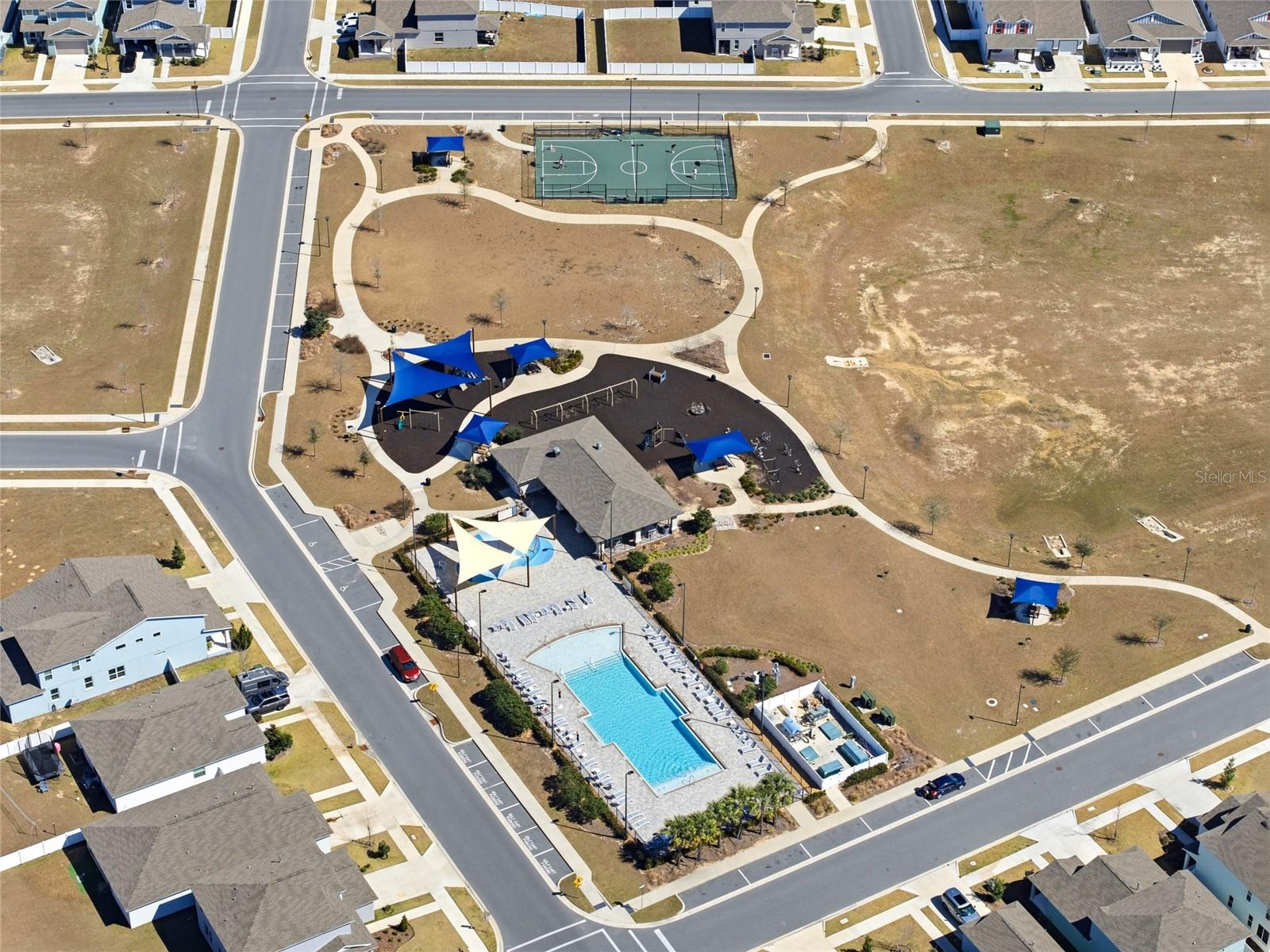 CALESA TOWNSHIP ROAN HILLS PH - Residential