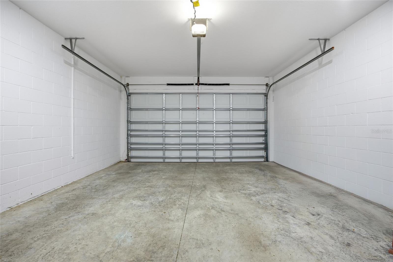 CALESA TOWNSHIP ROAN HILLS PH - Residential