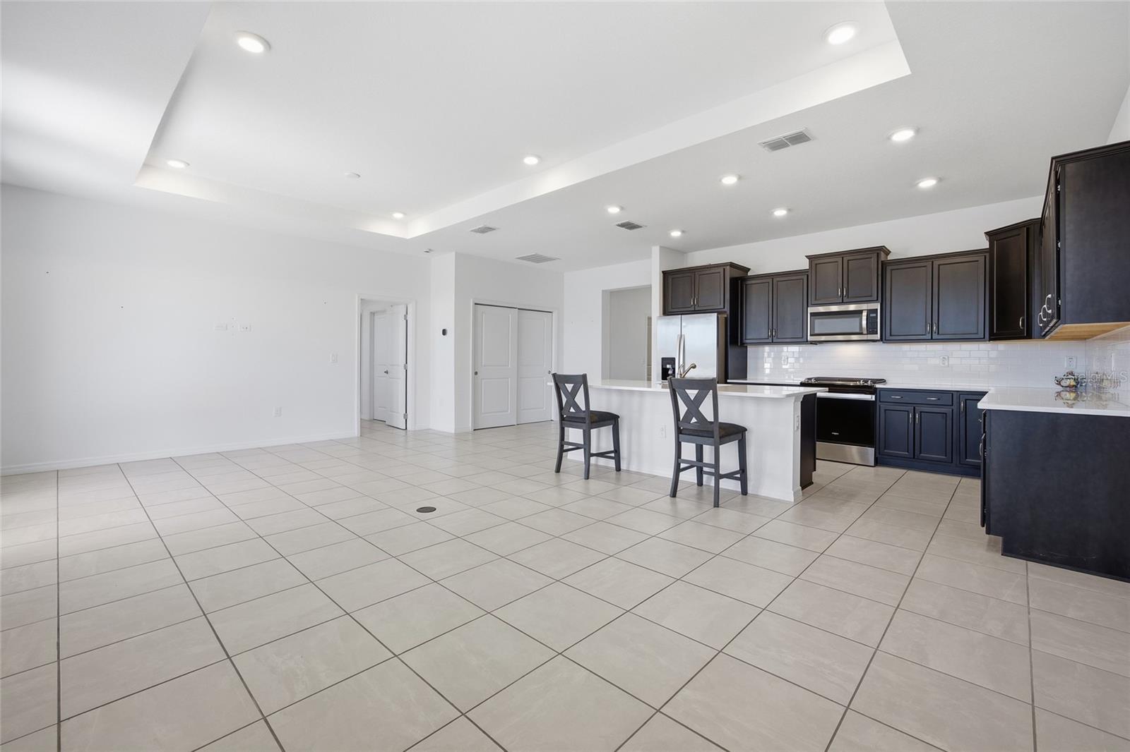 CALESA TOWNSHIP ROAN HILLS PH - Residential