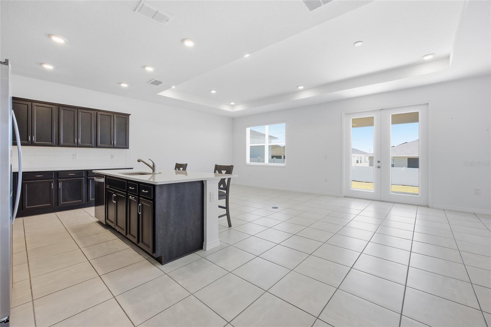 CALESA TOWNSHIP ROAN HILLS PH - Residential