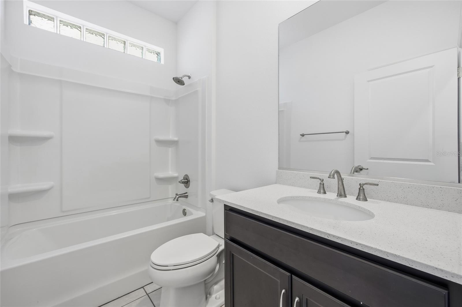 CALESA TOWNSHIP ROAN HILLS PH - Residential