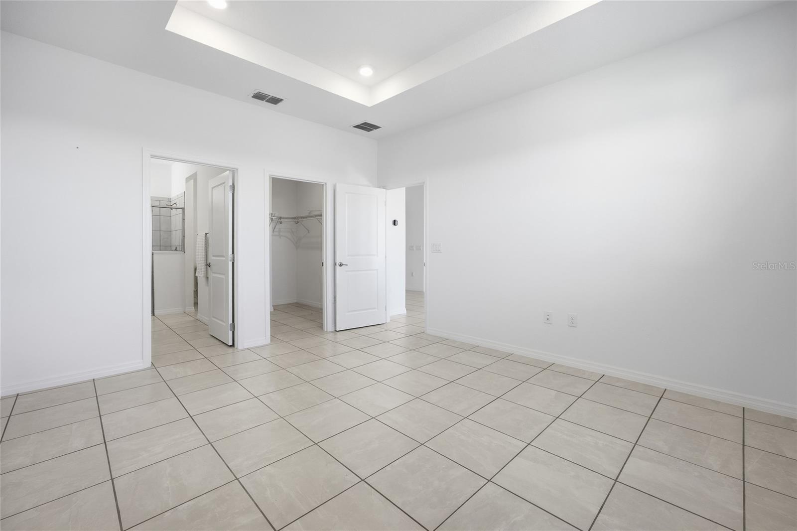 CALESA TOWNSHIP ROAN HILLS PH - Residential