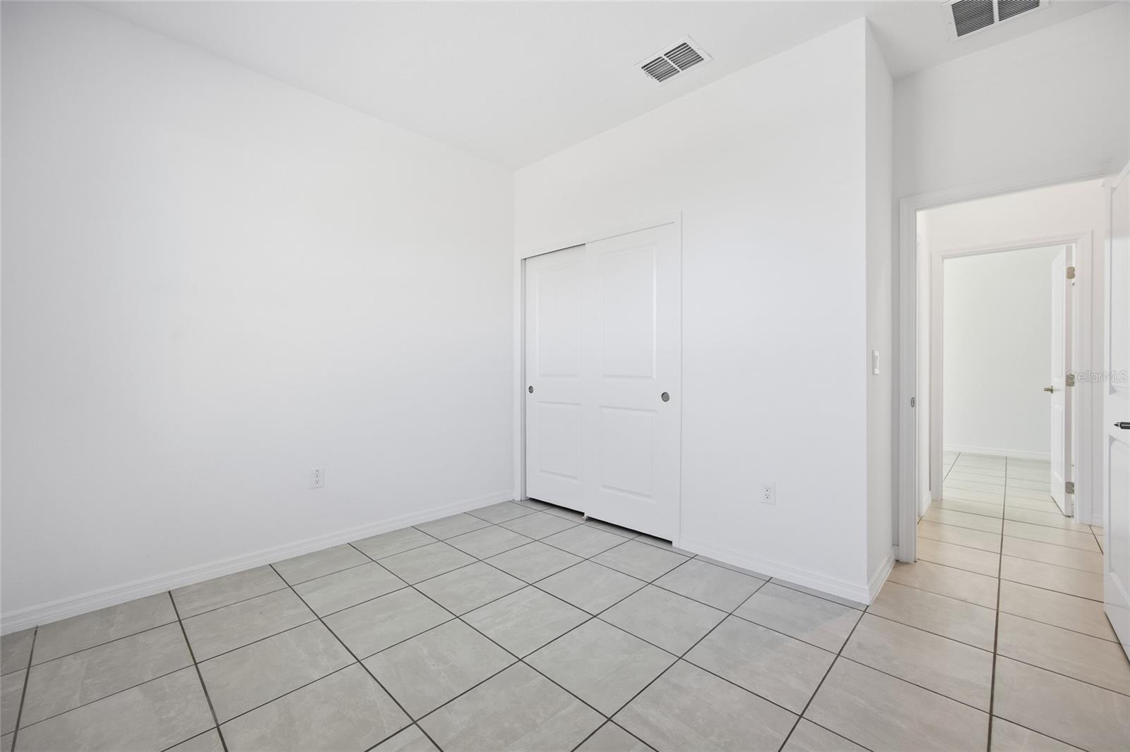 CALESA TOWNSHIP ROAN HILLS PH - Residential