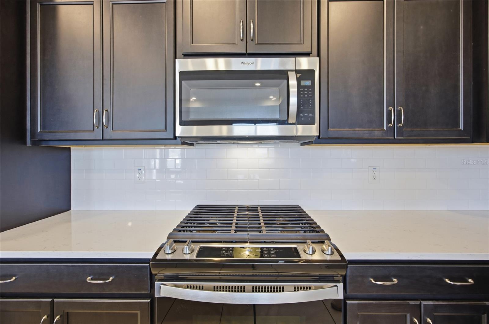 CALESA TOWNSHIP ROAN HILLS PH - Residential