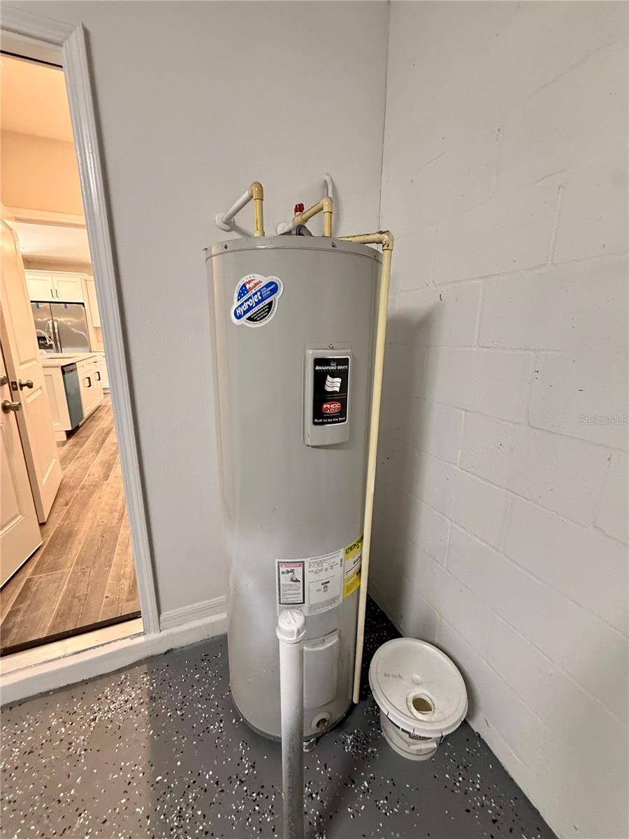 CARLTON LAKES WEST PH 1 & - Residential