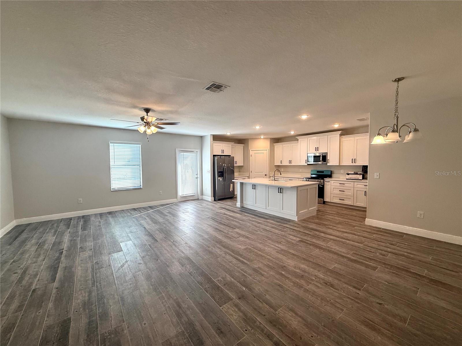 CARLTON LAKES WEST PH 1 & - Residential