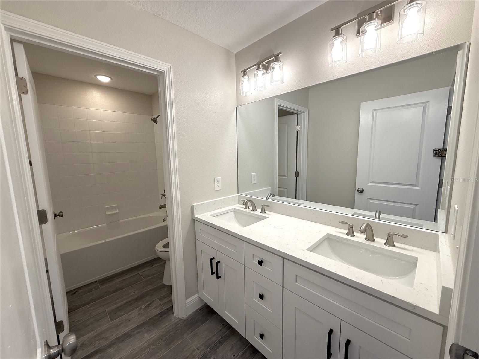 CARLTON LAKES WEST PH 1 & - Residential