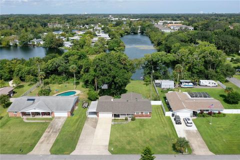 A home in SOUTH DAYTONA