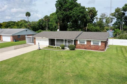 A home in SOUTH DAYTONA