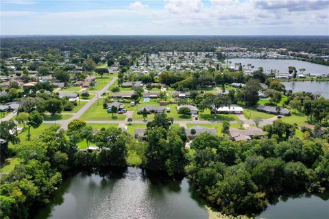 A home in SOUTH DAYTONA