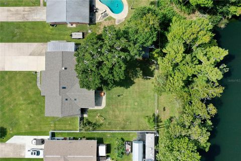 A home in SOUTH DAYTONA