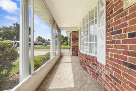 A home in SOUTH DAYTONA