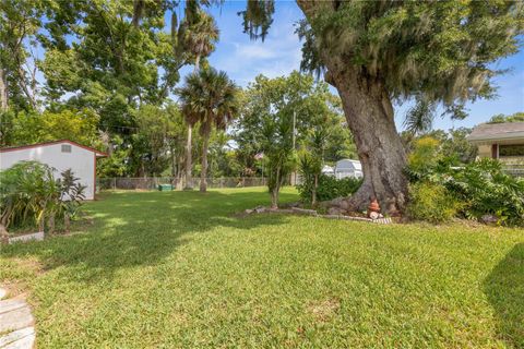 A home in SOUTH DAYTONA